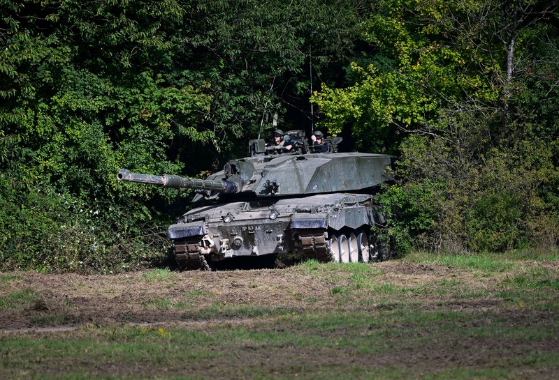 Xe tang nao co the thay Leopard-2 dao nguoc tinh the o Ukraine?-Hinh-17