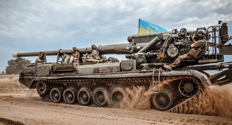 “Sieu phao” 203mm cua Ukraine no tung khi vua khai hoa-Hinh-7