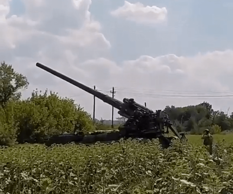 “Sieu phao” 203mm cua Ukraine no tung khi vua khai hoa