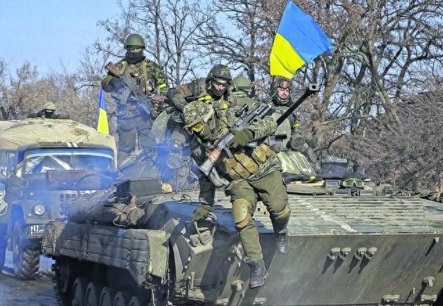 4.000 quan Ukraine “vao tui” Rabotino, Nga khoa chat loi ra-Hinh-8