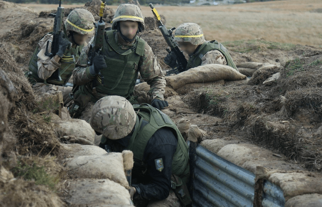 Nga day lui 40 cuoc tien cong cua Ukraine o lang Rabotino-Hinh-10