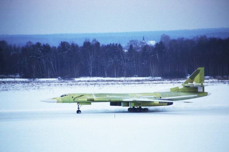 Oanh tac co Tu-160 trang bi ten lua moi, Ukraine co cach nao doi pho?