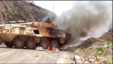 Choang voi gian vu khi duyet binh cua dan quan Houthi o Yemen-Hinh-17