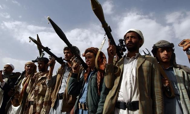 Choang voi gian vu khi duyet binh cua dan quan Houthi o Yemen-Hinh-3