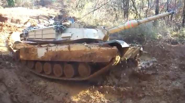 Bun lay Ukraine co the nhan chim xe tang M1 Abrams-Hinh-14