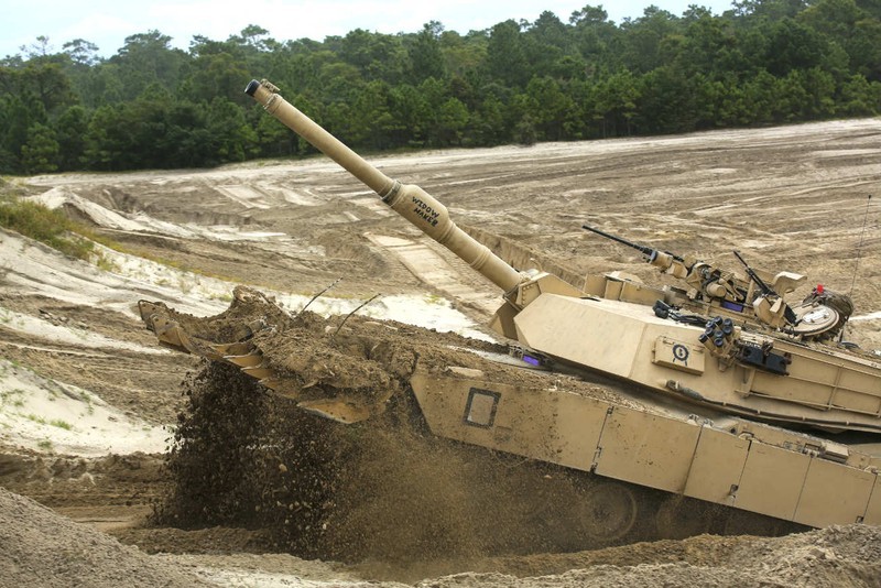 Bun lay Ukraine co the nhan chim xe tang M1 Abrams-Hinh-15