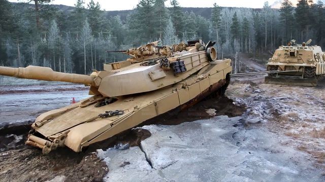 Bun lay Ukraine co the nhan chim xe tang M1 Abrams-Hinh-9