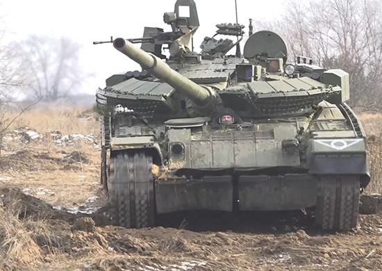 Xe tang T-80BVM “san xuat loat” cua Nga tham chien tai Ukraine-Hinh-17