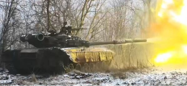 Xe tang T-80BVM “san xuat loat” cua Nga tham chien tai Ukraine-Hinh-18