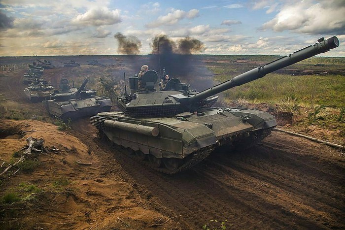 Loi the ap dao, xe tang T-80BVM Nga o at tien ve Kupyansk-Hinh-18