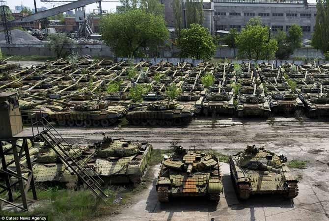 Loi the ap dao, xe tang T-80BVM Nga o at tien ve Kupyansk-Hinh-3