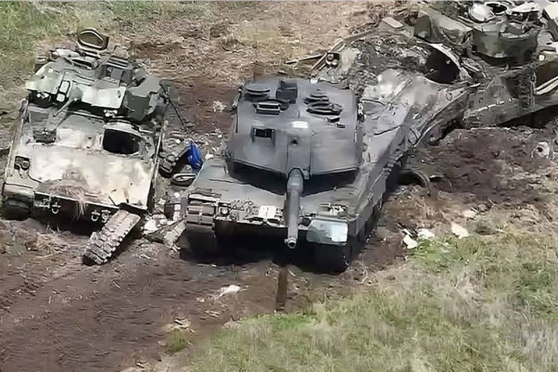 Xe tang Leopard 2 tiep tuc bi thoi tung o Ukraine-Hinh-3