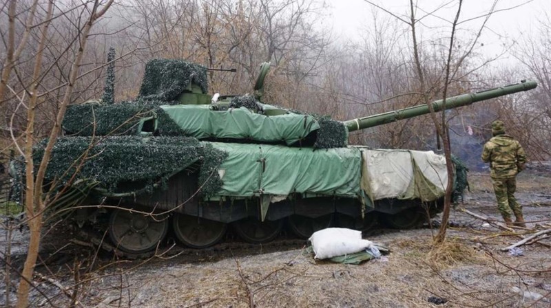 Xe tang Leopard-2 tro thanh “muc tieu quen thuoc” cua quan Nga-Hinh-16