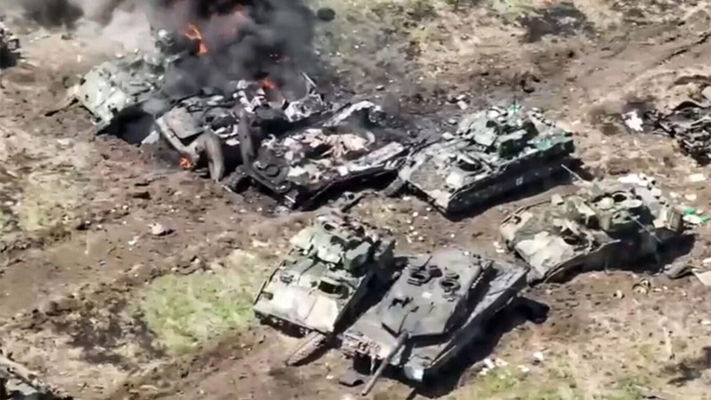 Xe tang Leopard-2 tro thanh “muc tieu quen thuoc” cua quan Nga-Hinh-4