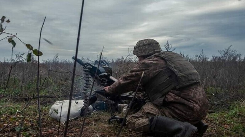 Khong quan, phao nhiet cua Nga ap tan cong quan Ukraine vuot song Dnepr-Hinh-12