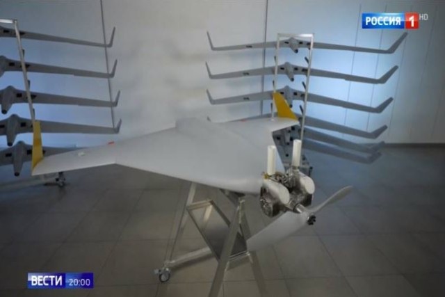 Cach UAV Lancet moi cua Nga doi pho voi HIMARS-Hinh-20
