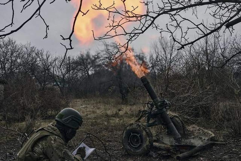 Quan Nga xiet vong vay, Avdiivka nguy kich, 8 lu doan Ukraine tang vien-Hinh-14