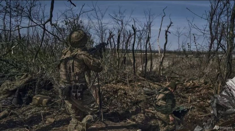 Quan Nga xiet vong vay, Avdiivka nguy kich, 8 lu doan Ukraine tang vien-Hinh-17