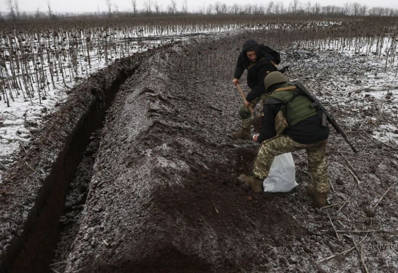 Thoi tiet khac nghiet, quan Nga va Ukraine chien dau trong bun lay-Hinh-3