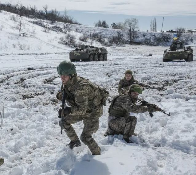 Tran dia phong ngu cua Ukraine o nam Avdiivka da bi choc thung-Hinh-11