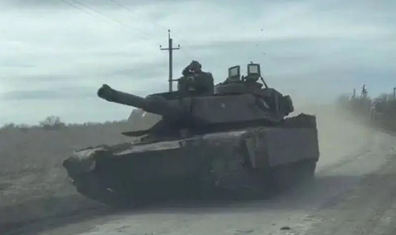 My lo ngai nhung bi mat cua xe tang M1A1 Abrams roi vao tay Nga-Hinh-10