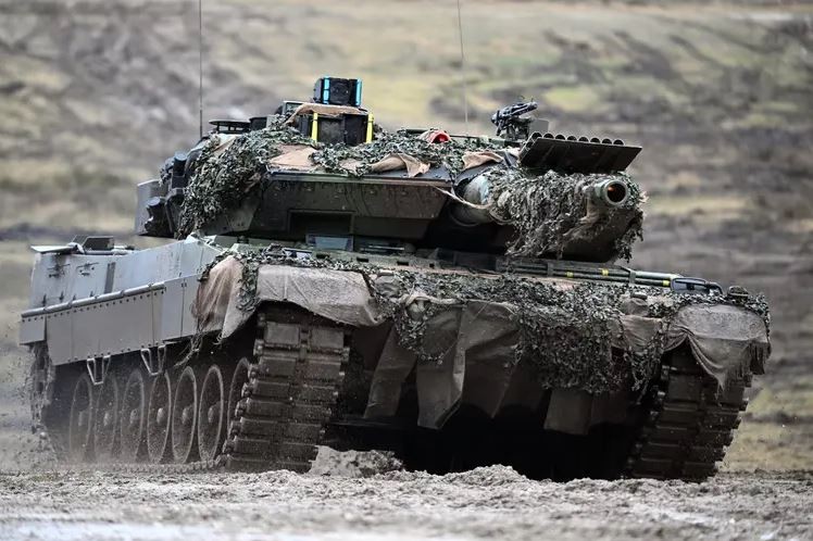 Truyen hinh Duc: Quan Nga “vo” duoc xe tang Leopard 2 hoan chinh-Hinh-15