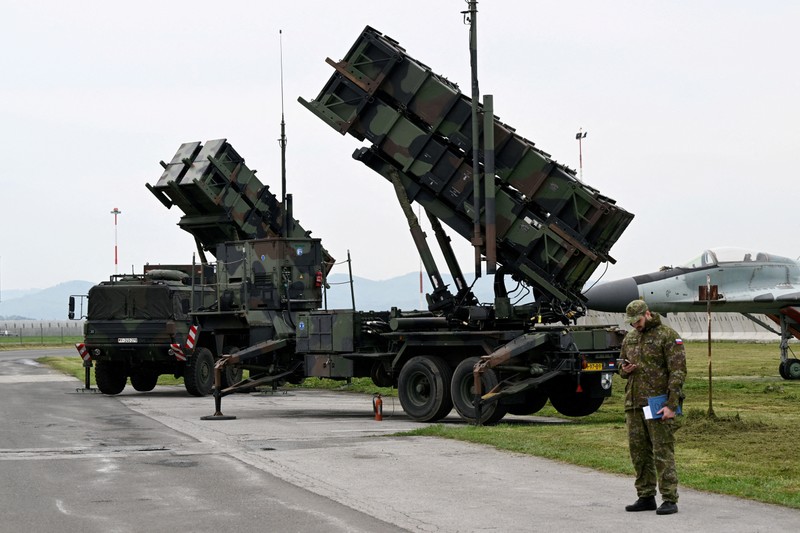 Nghi van Su-57 phong ten lua pha huy nha may dien lon nhat Ukraine-Hinh-18