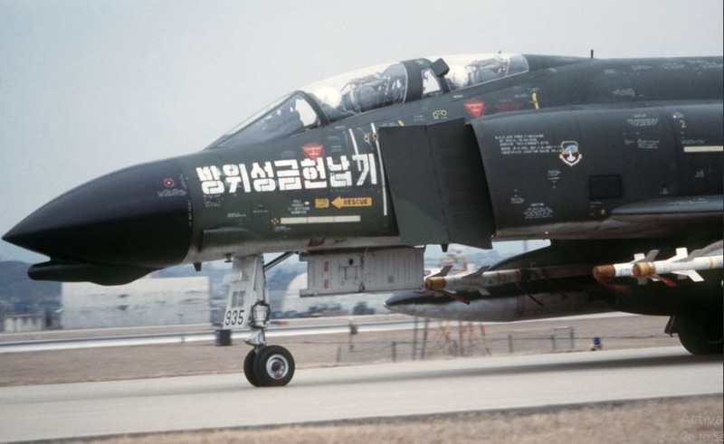 Sau hon nua the ky, phi doi F-4 Phantom cua Han Quoc duoc loai bien