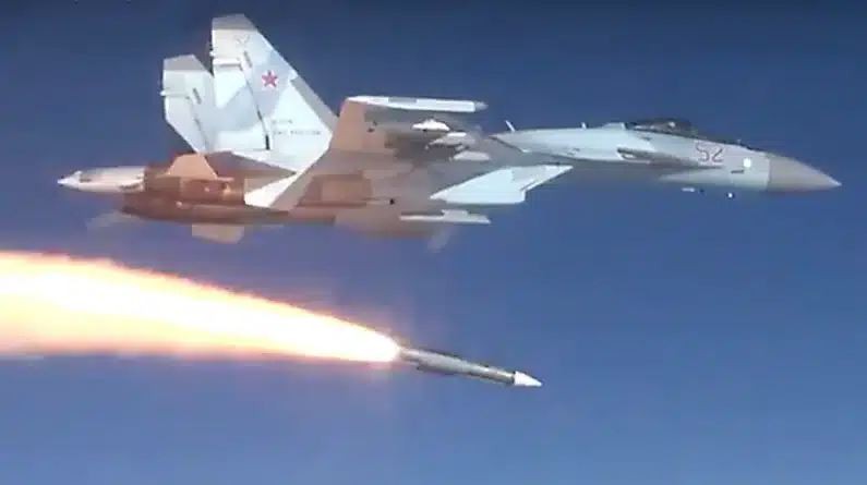 Su-35 se danh bai hai con at chu bai cua NATO cung cap cho Ukraine-Hinh-6