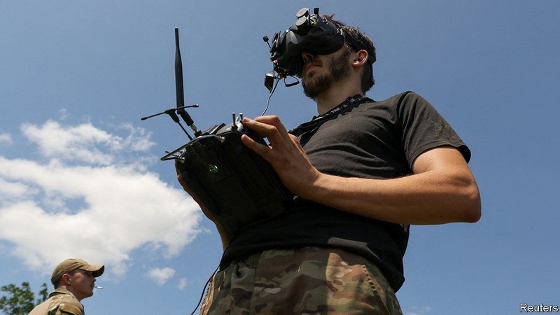 “Thoi hoang kim” cua UAV co nho mang vu khi se qua mau-Hinh-14