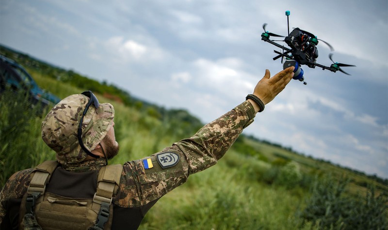 “Thoi hoang kim” cua UAV co nho mang vu khi se qua mau-Hinh-8