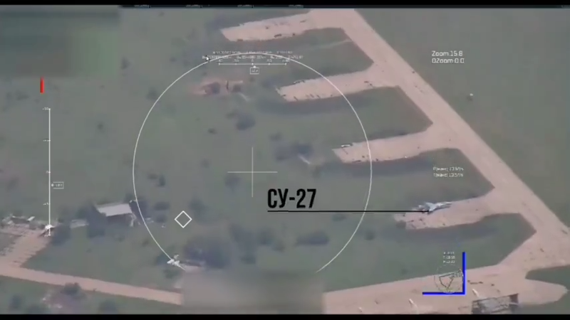 Ngay ton that cua Khong quan Ukraine, 7 chiec Su-27 bi tan cong-Hinh-4