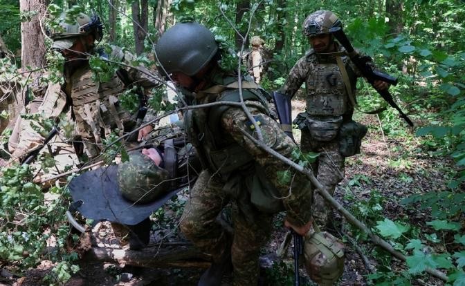 500 met vong vay cuoi, quan Nga nghe tieng keu tiep vien bang tieng Anh-Hinh-9