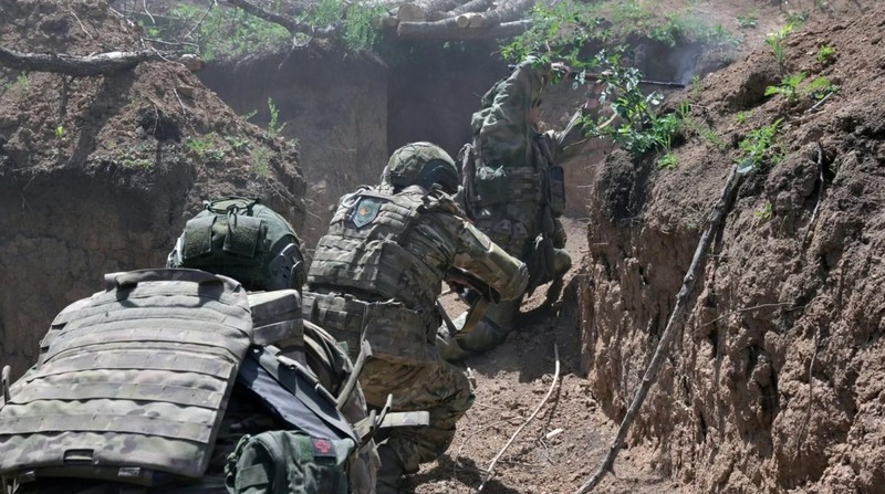 Ba lu doan quan Nga bao vay Toretsk, bom nhiet ap duoc su dung-Hinh-6