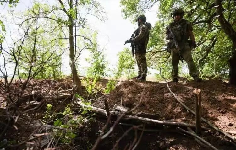 Tuong Syrsky dieu chinh chien thuat, rut quan tu Kursk ve Donbass-Hinh-10