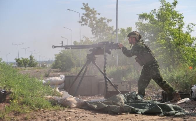 Ukraine sai lam noi tiep sai lam, Nga “xe nat” tuyen phong thu Donbass-Hinh-12