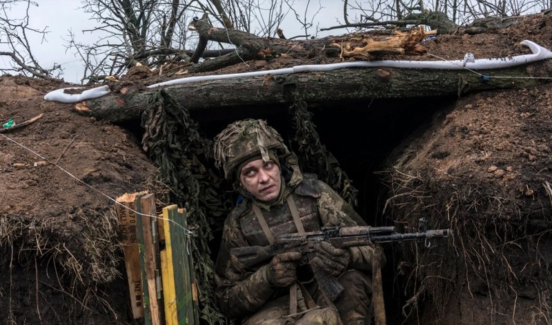 3.000 quan Azov bi danh bai, tuyen phong thu Donbass vo tran-Hinh-10