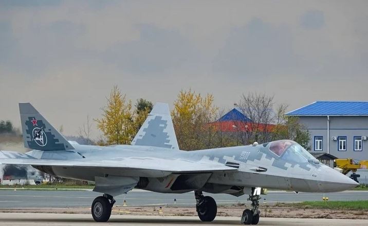 Giai ma bi mat “tang hinh” cua Su-57 qua trien lam Chu Hai-Hinh-17