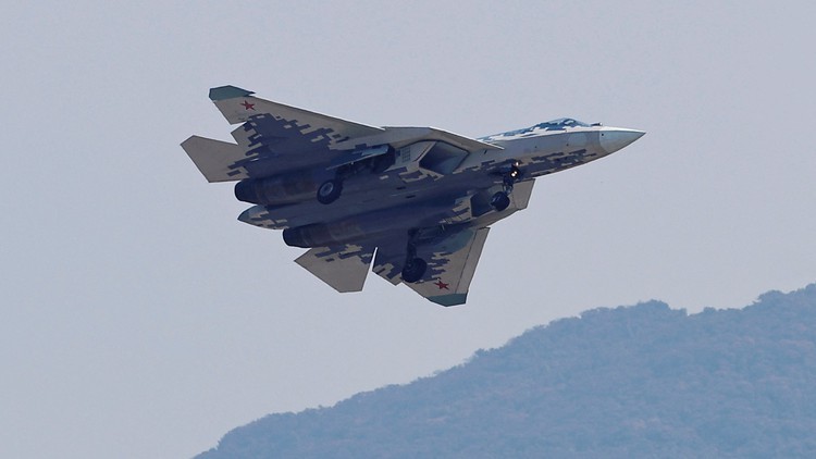 Giai ma bi mat “tang hinh” cua Su-57 qua trien lam Chu Hai-Hinh-2