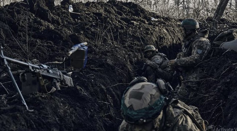 Chi huy Quan doi Ukraine “tu ban vao chan minh” o Kurakhovo-Hinh-17