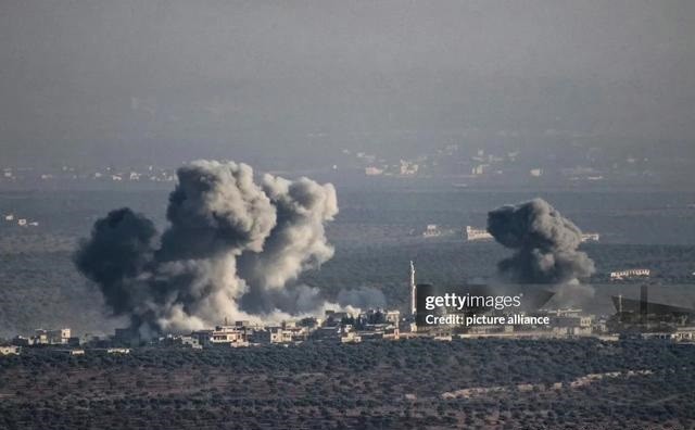 Quan noi day Syria bi chien dau co Su-34 cua Nga tan sat-Hinh-11