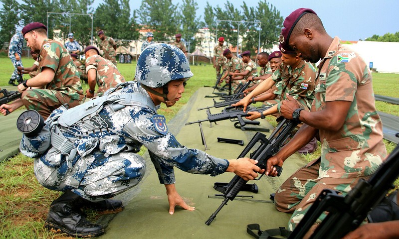 Chuyen gia Nga: Vu khi Trung Quoc co khuyet diem “chet nguoi”-Hinh-8