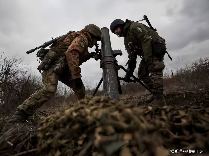 Nga danh vao “yet hau” cua Kurakhovo, quan Ukraine duoc lenh tu thu-Hinh-16