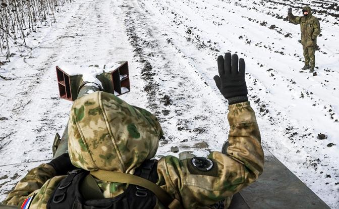 Nga danh vao “yet hau” cua Kurakhovo, quan Ukraine duoc lenh tu thu-Hinh-9