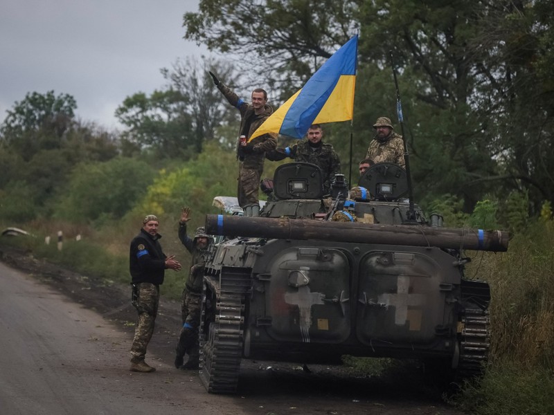 12.000 quan Nga vuot song chop nhoang, ap sat Kupyansk-Hinh-9