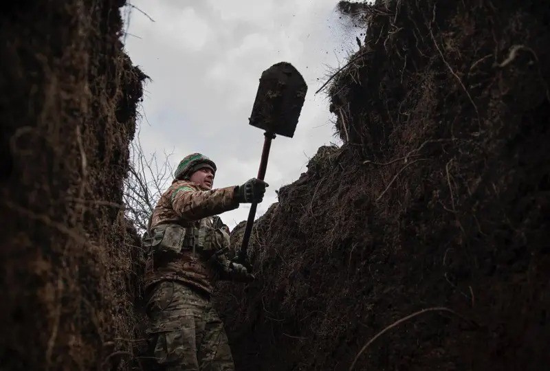 Nga thoc suon pha nat phong tuyen, Ukraine mat duong lui khoi Kursk-Hinh-14