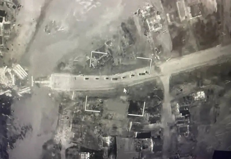 Đòn “luồn sâu đánh hiểm” khi quân đội Nga vượt biên giới Ukraine - Hình 16 Don “luon sau danh hiem” khi quan doi Nga vuot bien gioi Ukraine-Hinh-16