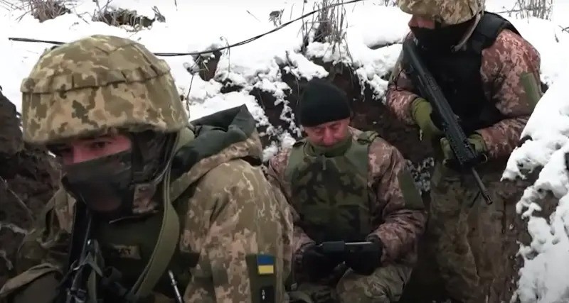 Đòn “luồn sâu đánh hiểm” khi quân đội Nga vượt biên giới Ukraine - Hình 4 Don “luon sau danh hiem” khi quan doi Nga vuot bien gioi Ukraine-Hinh-4