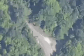 Mat tran Sumy dang nong len, quan Ukraine thiet hai nang-Hinh-14