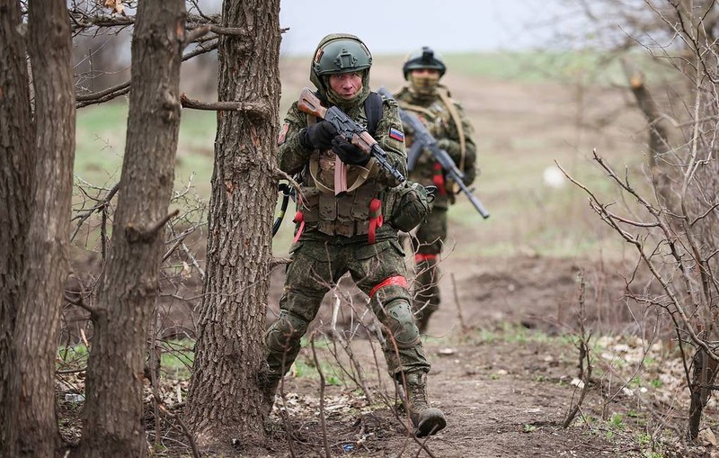 Mat tran Nam Donetsk nong ruc, lang Bogatyr bien thanh “coi xay thit”-Hinh-4